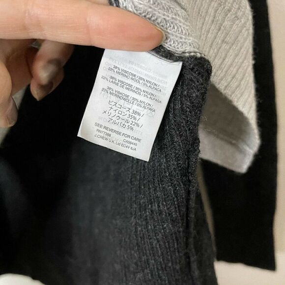 Madewell color block gray navy pullover vneck merino blend sweater size XS - Picture 3 of 6